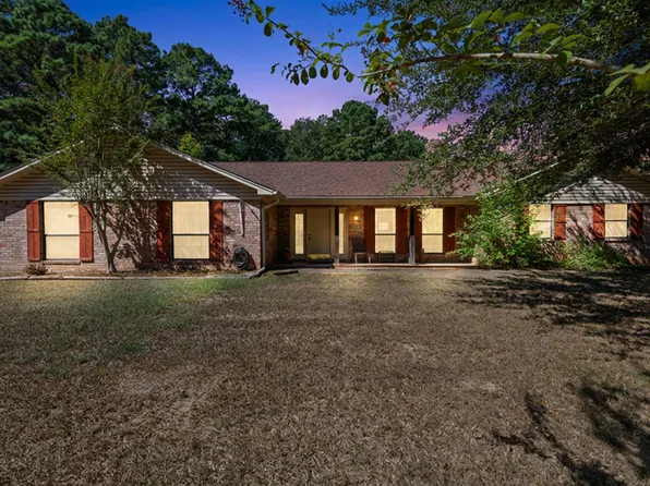 492 Leisure Ln, Waskom, TX 75692