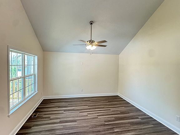 3rd image of 1124 James St