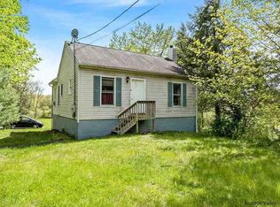 4 Rest Plaus Rd, Stone Ridge, NY 12484