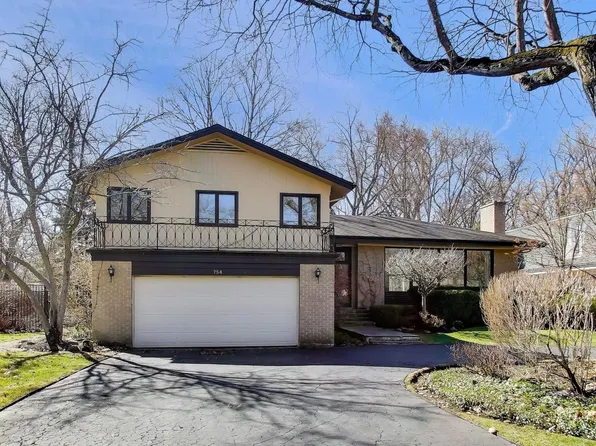 754 Woodridge Ln, Glencoe, IL 60022