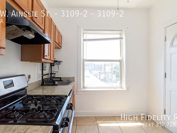 3rd image of 3109 W Ainslie St APT 2