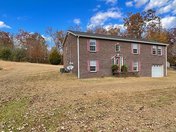 2nd image of 743 Arrowhead Dr