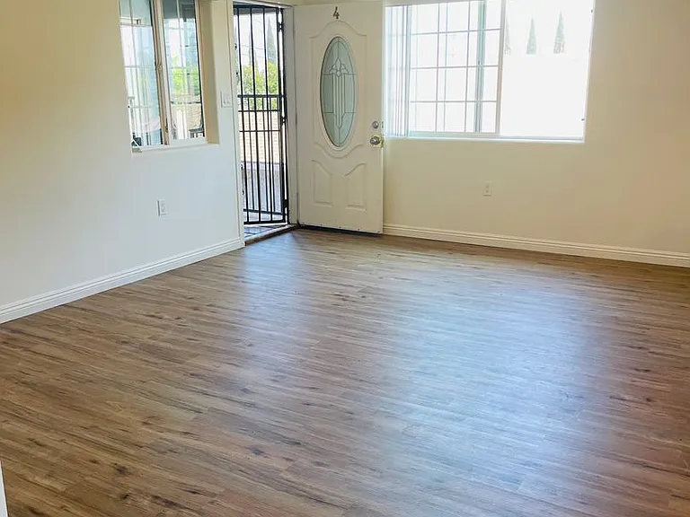 Apt Street 120 — Photo 10