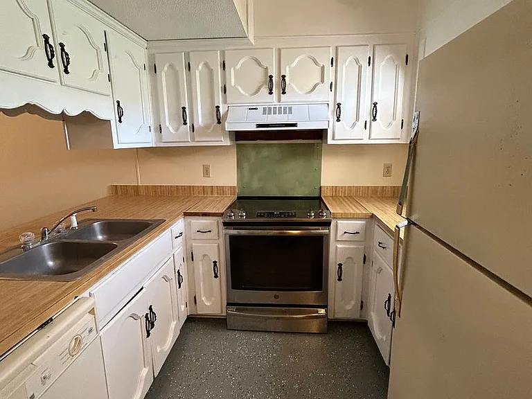 8 Anthony Cir — Photo 4