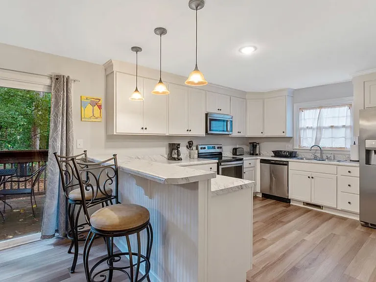 2316 Sierra Dr — Photo 24