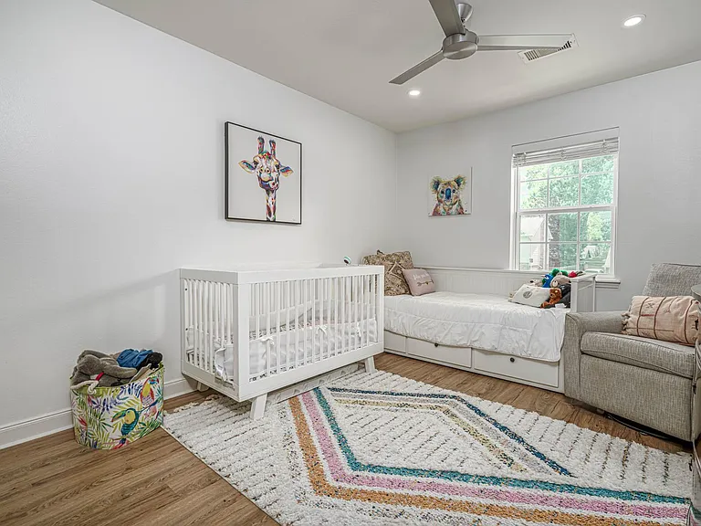 715 Thistlewood Dr — Photo 28