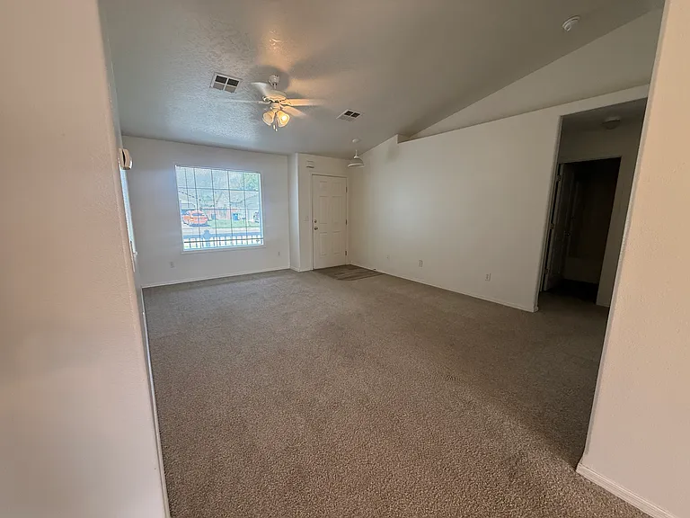 3721 Pierre Ave — Photo 9