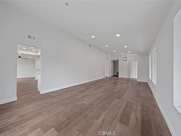 1624 Cordova Ave — Photo 8