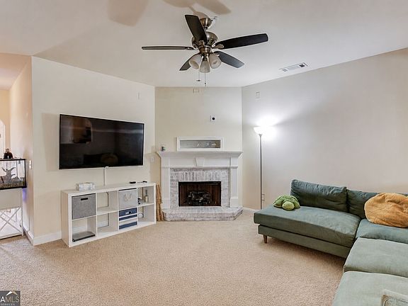 3rd image of 181 Turtle Creek Dr