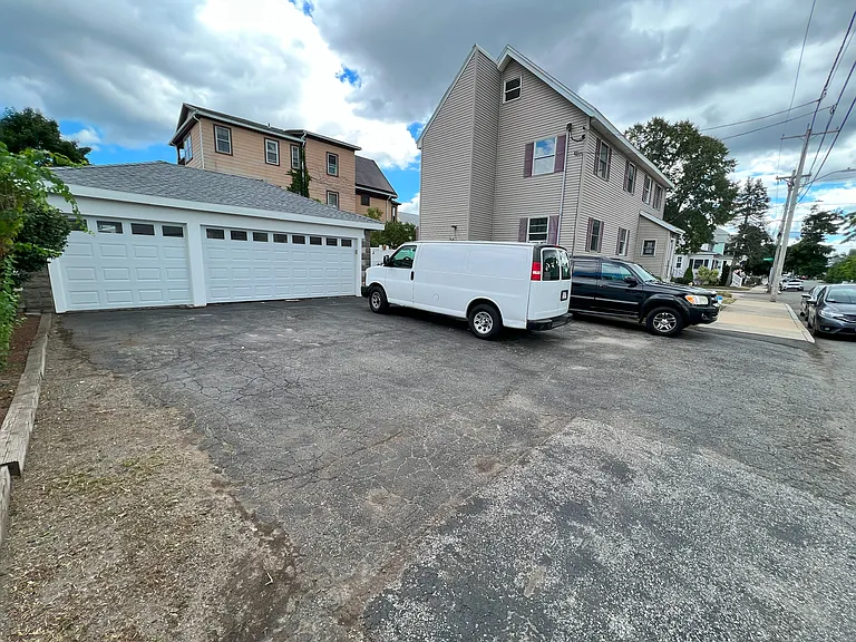 145 Surrey St #1 — Photo 8
