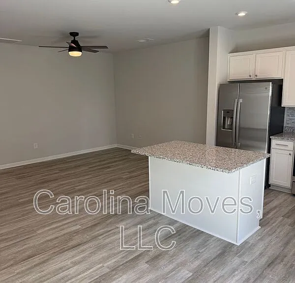 166 Randwick Ln — Photo 4