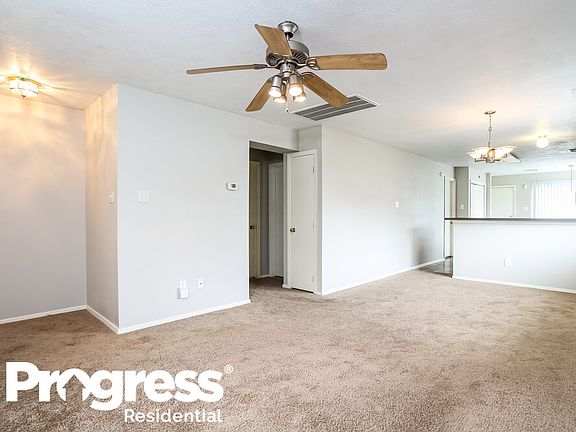 3rd image of 6221 Settlers Square Ln