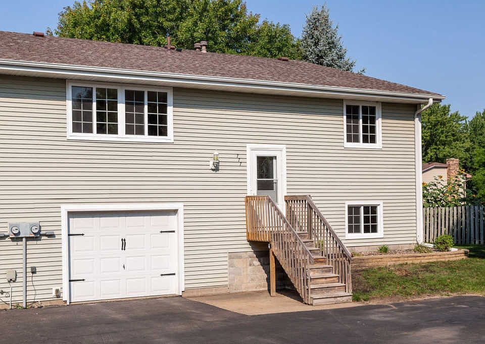1st image of 777 125th Ln NE