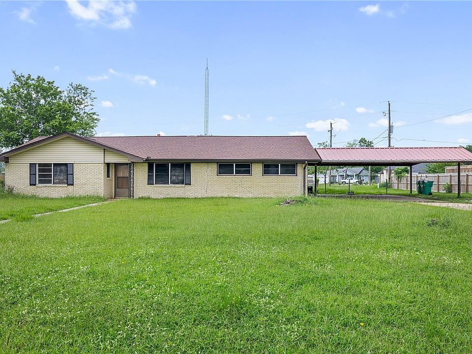 1st image of 305 W School St