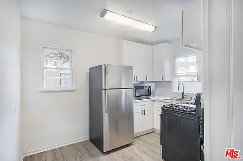 1147 24th St Photo 1