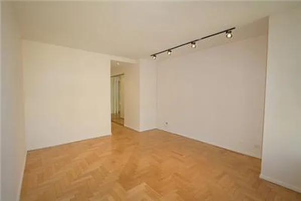 Sold by Maxwell Jacobs | media 8