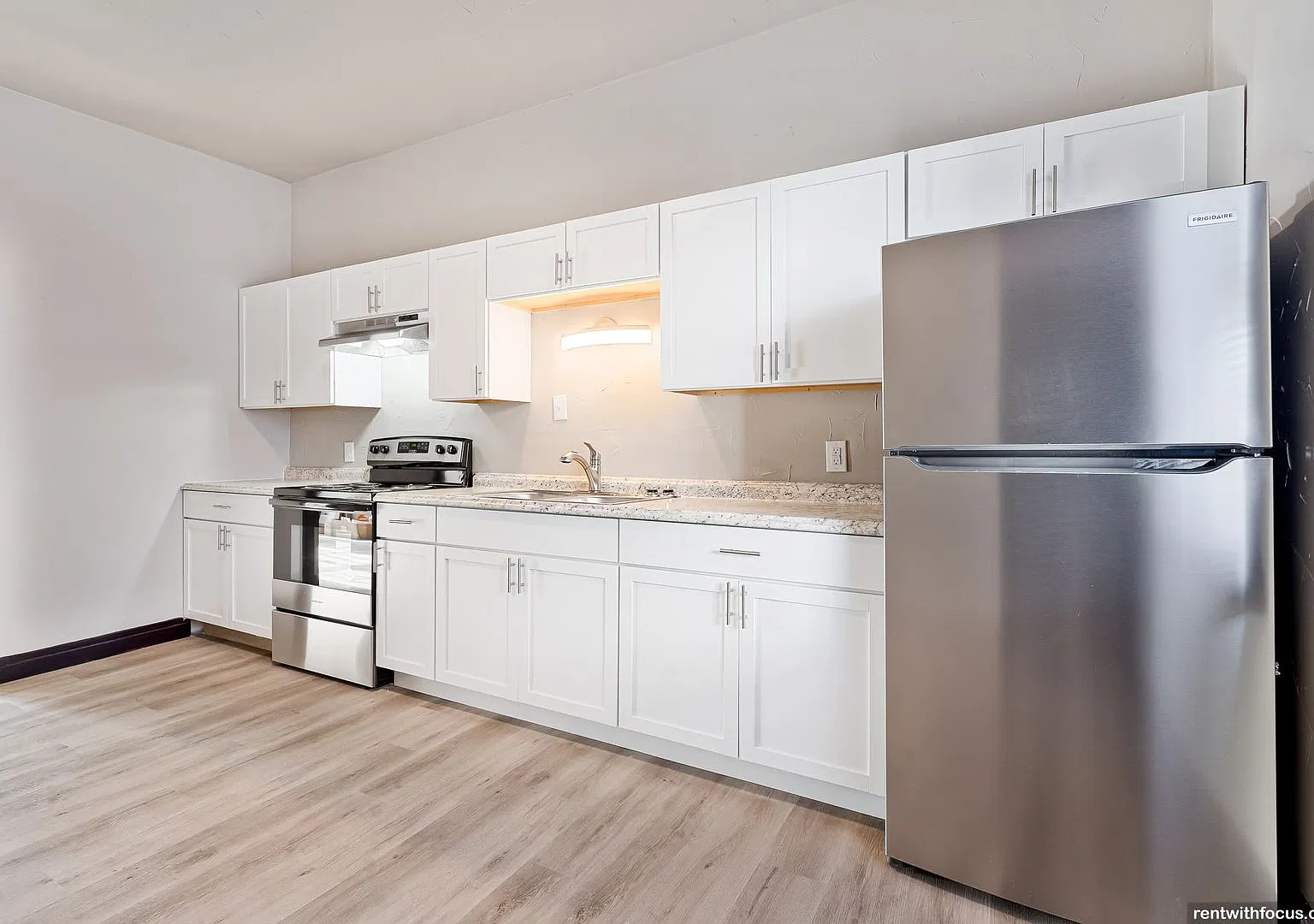 803 N. Broadway — Photo 2
