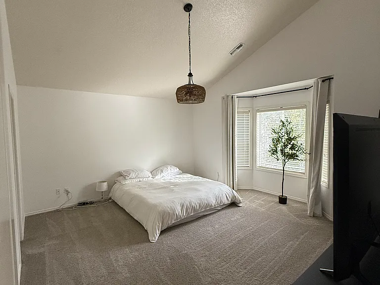 16508 NE 19th St — Photo 14