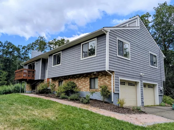 12 North Nabby Road, Danbury, CT 06811