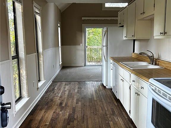 3rd image of 3836 Clubhouse Dr #0
