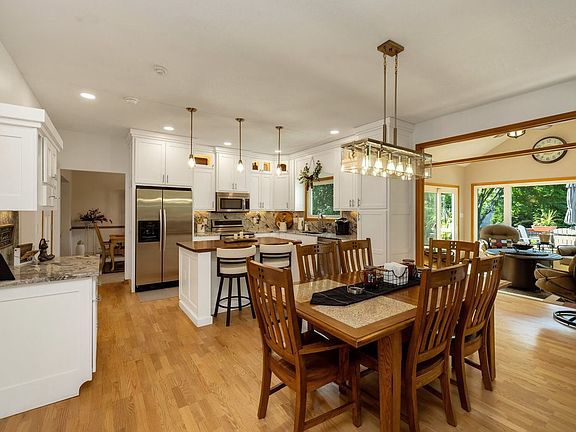 3rd image of 7116 Longboat Ct