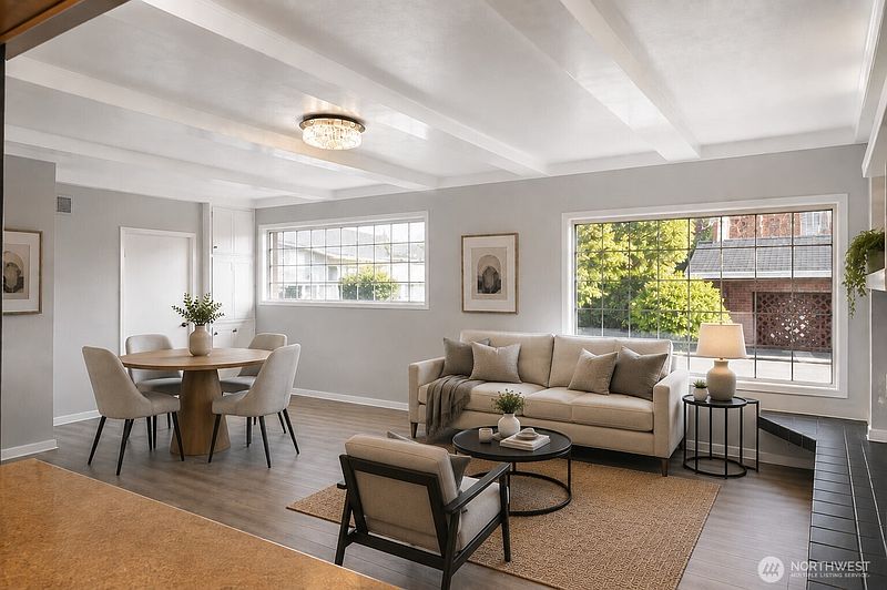 4th image of 417 W Hanson Street