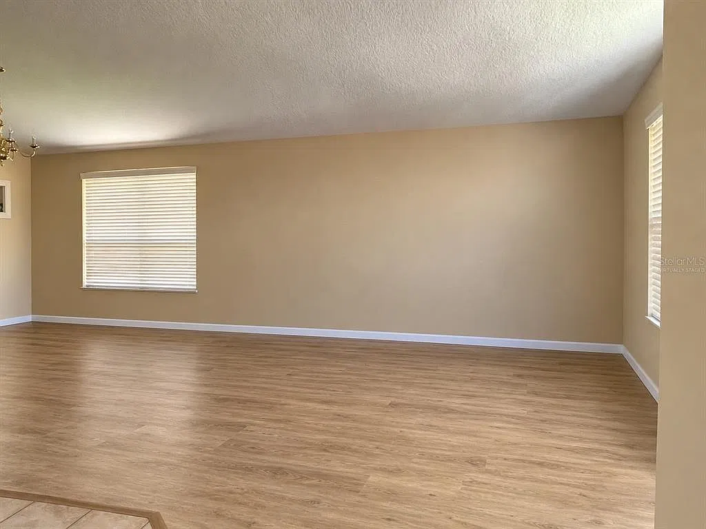 4 bed, 2.0 bath, 1940 sqft, $2,150 — Photo 2