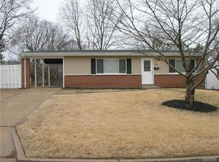 845 Paddock Dr, Florissant, MO 63033