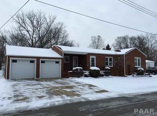 40 N 9th Ave, Canton, IL 61520