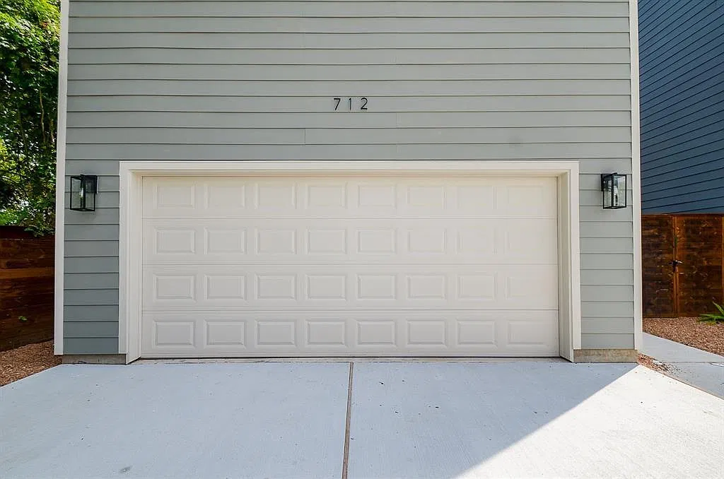 2 bed, 2.0 bath, 1007 sqft, $1,900 — Photo 3