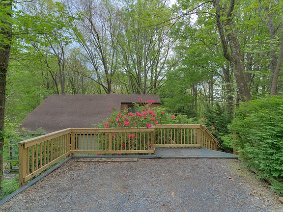 2nd image of 209 Pine Dr