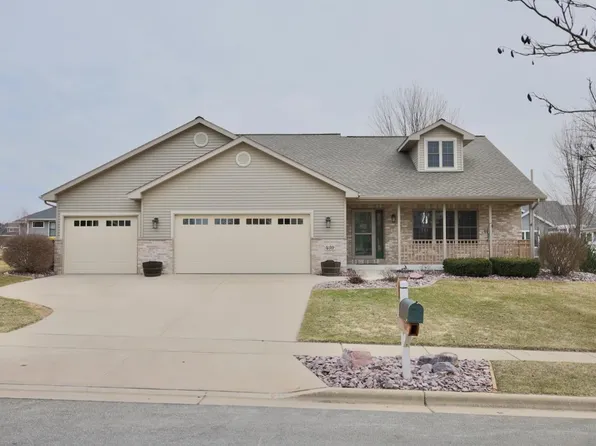 430 21st St, Prairie Du Sac, WI 53578