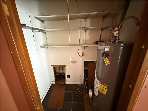 5th image of 107 Berton Rd