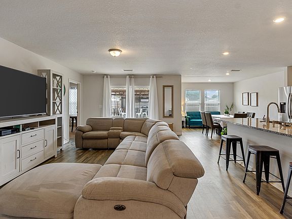 5th image of 434 Graysen Ln