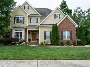 104 Roslyn Hills Dr, Holly Springs, NC 27540