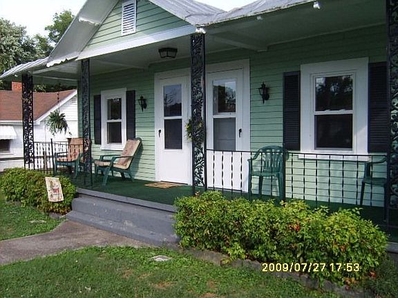 Front View w/2 Entrances - 1 into Living Room and 1 into Bedroom