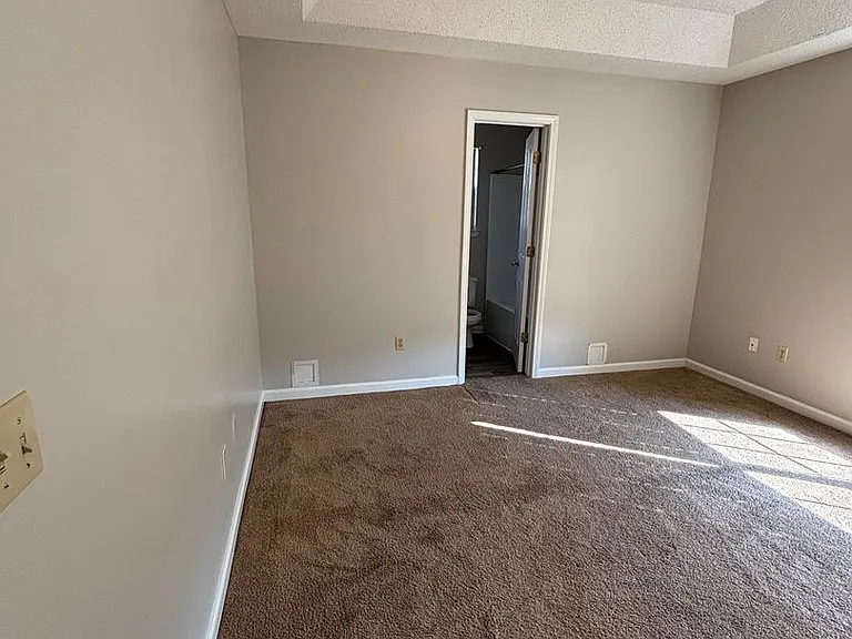 228 NE Jamey Ln — Photo 6