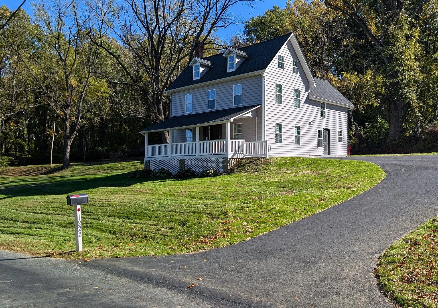 Renovated 4 Bedroom Darlington Home Near State Park — Photo 1