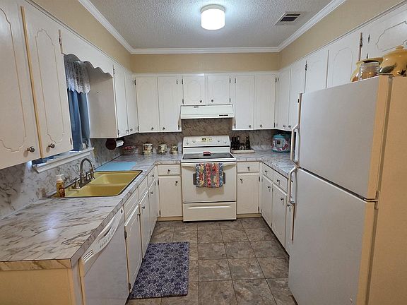5th image of 604 N James St