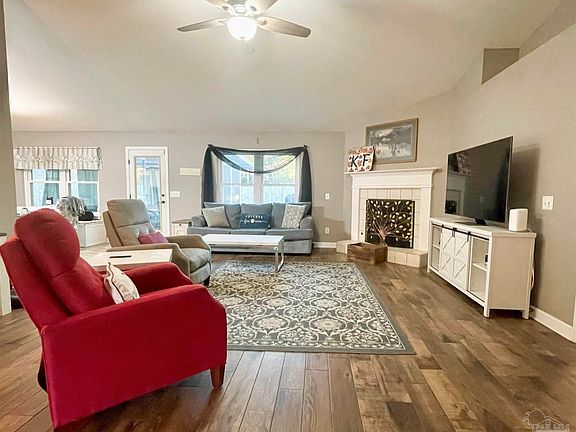 3rd image of 10431 Wailuku Dr