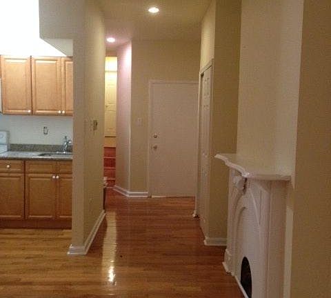 hall way going into bedrooms