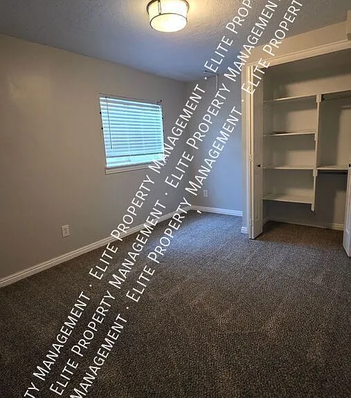 4422 W Barrington Dr — Photo 10
