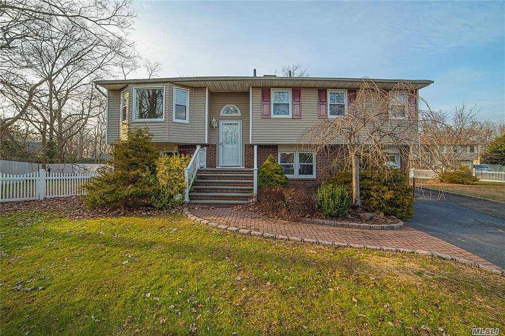 14 Somerset Avenue, East Islip, NY 11730 Zillow