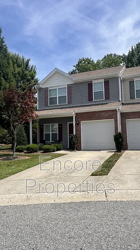 3 bed, 2.5 bath, 1600 sqft, $1,895 — Photo 1