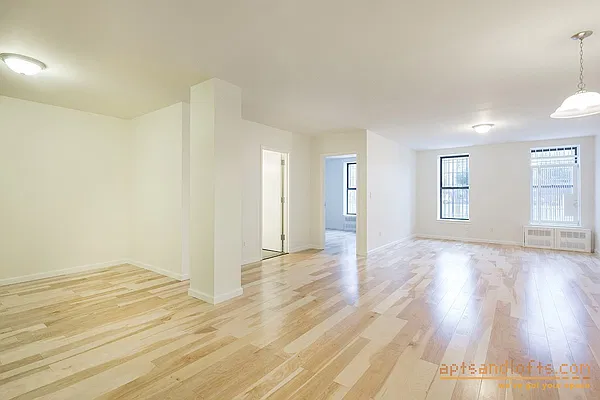 Rented by aptsandlofts.com | media 1