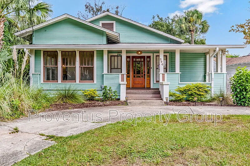 3 bed, 2.0 bath, 1268 sqft, $2,700 — Photo 3