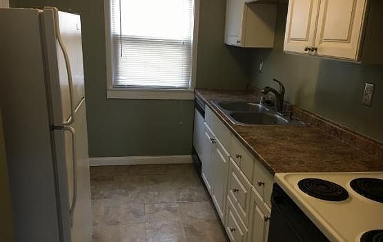 2nd image of 543 E Meyers Ave