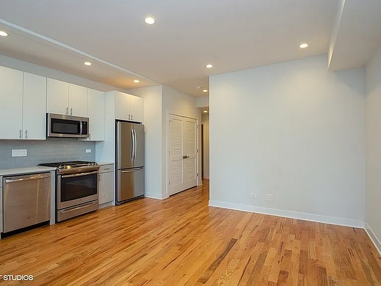 1552 N. LaSalle — Photo 10