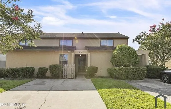 8781 Whispering Pines Dr — Photo 2