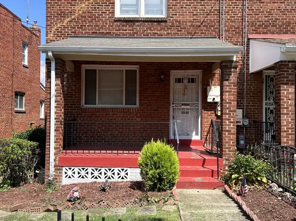 76 54th St SE, Washington, DC 20019